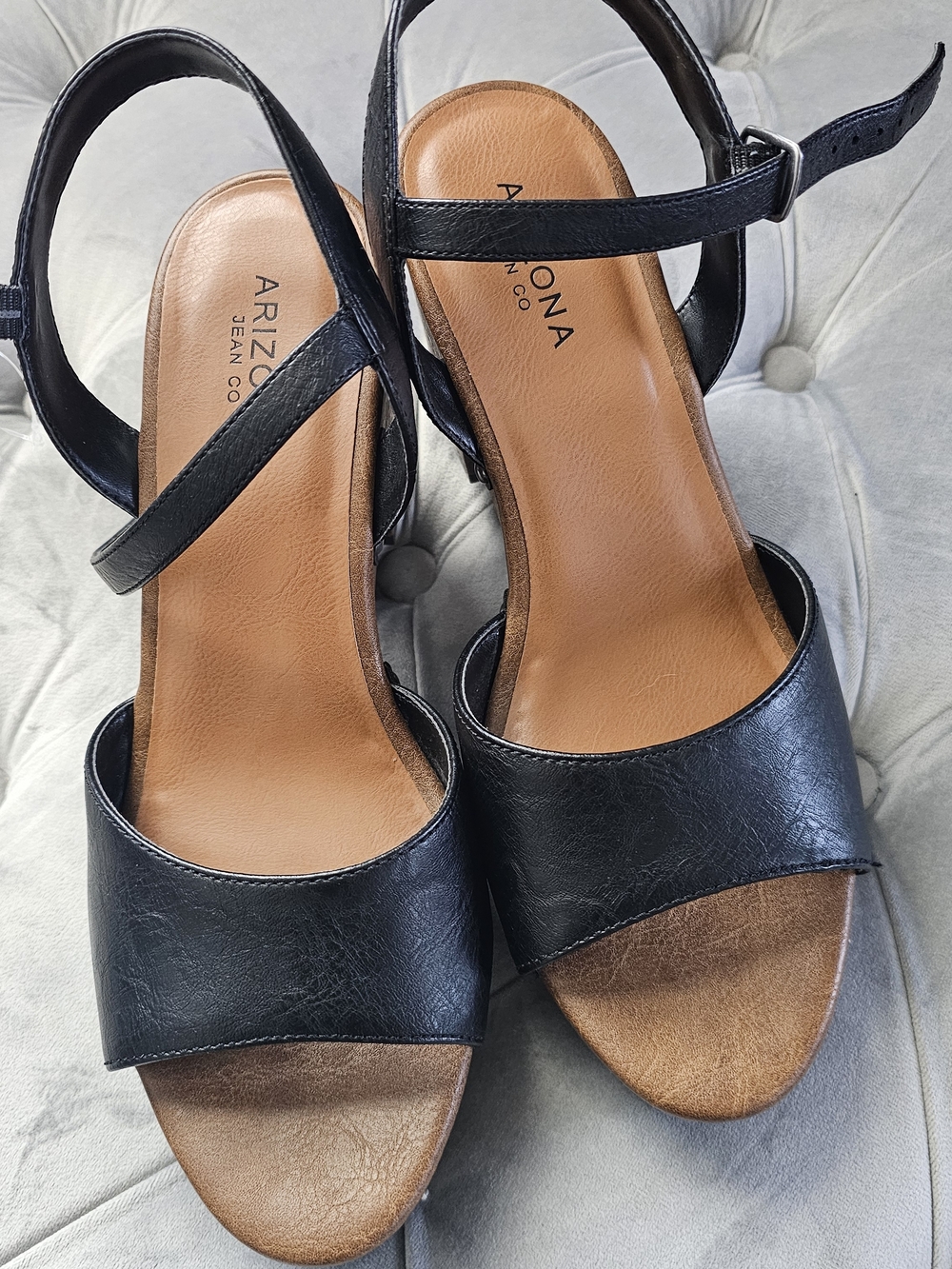 Arizona Jean Company Black Open-Strap Sandals with Tan Insole